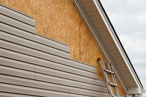 24/7 Emergency Siding experts in Woodstock, IL